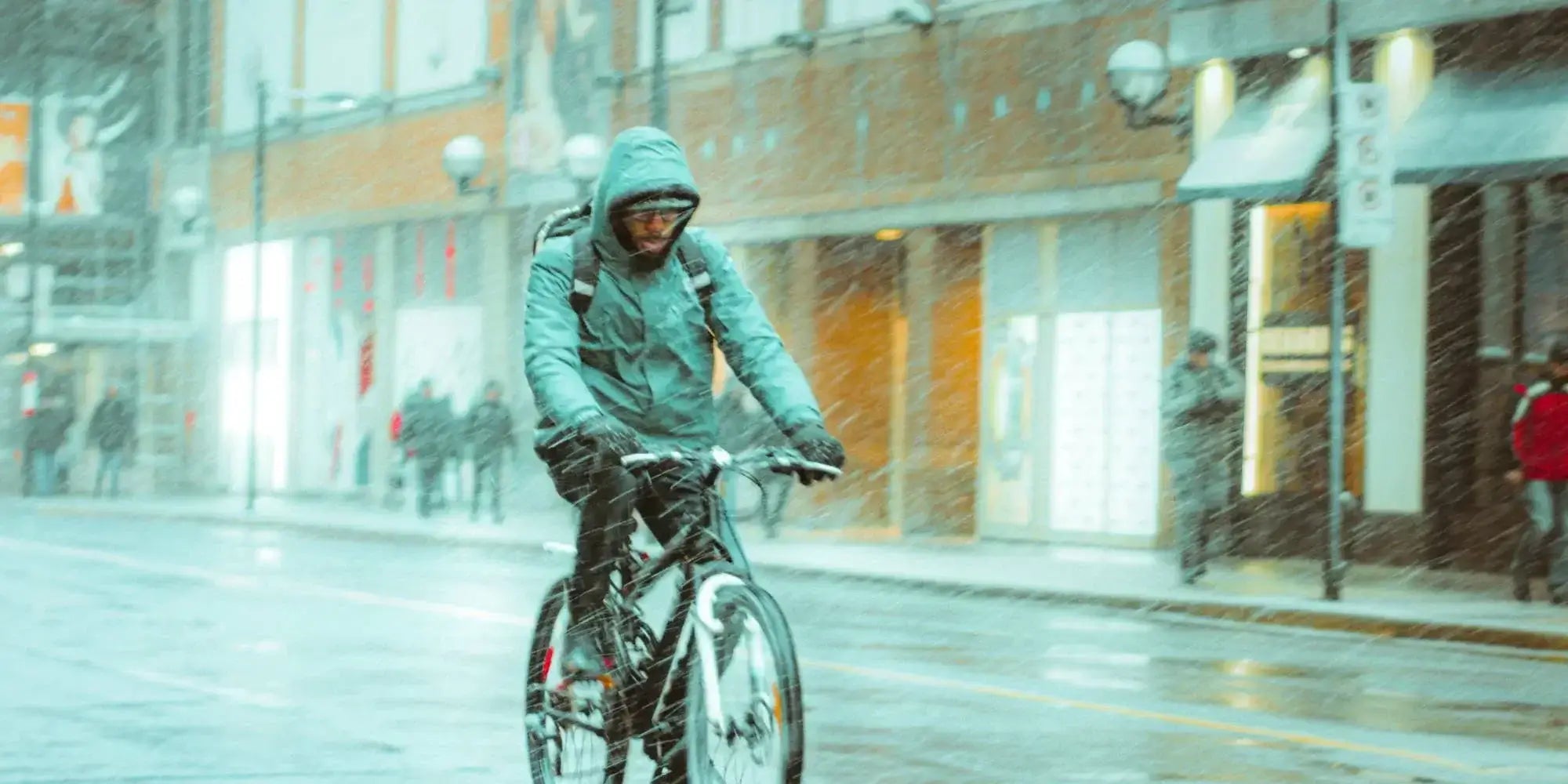 How to Ride an E-Bike in the Rain: Essential Safety Tips for Wet Weather Adventures Movcan