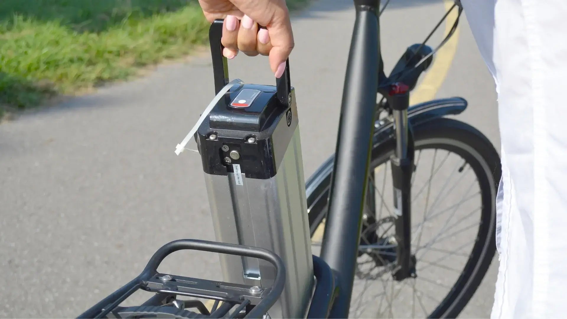 E-bike Battery Removal: MoVcan's Removable Battery Systems Movcan