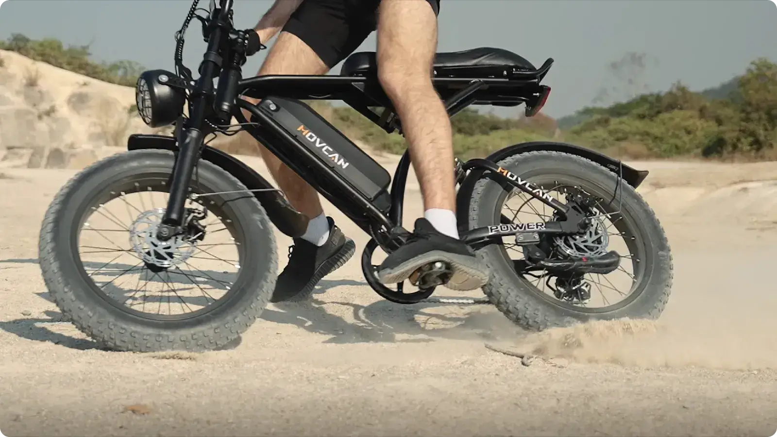 Optimal Rear Light Placement Guide: Visibility & Safety for Night Riding